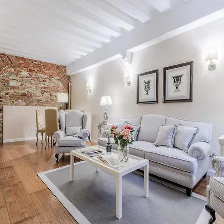 דירה Elegant Retreat In The Heart Of