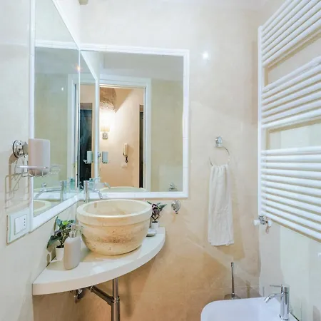Elegant Retreat In The Heart Of