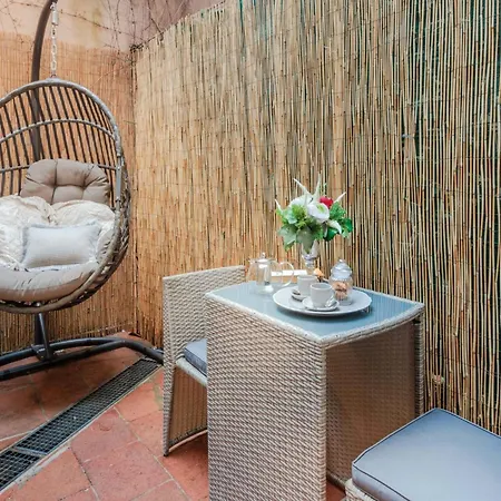 דירה Elegant Retreat In The Heart Of